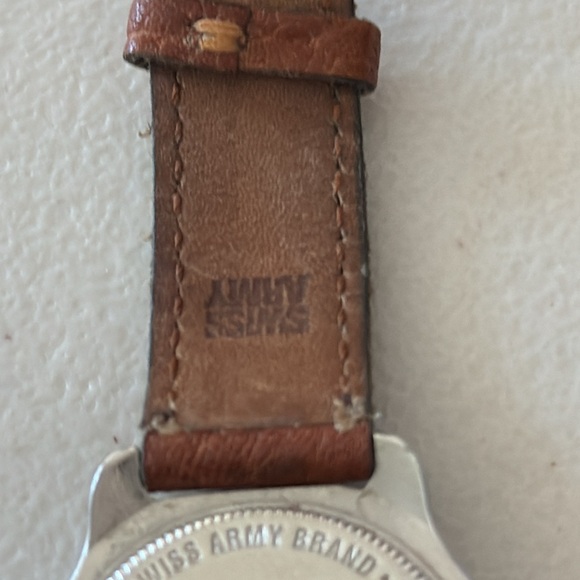 Swiss Army Watch - Picture 5 of 6